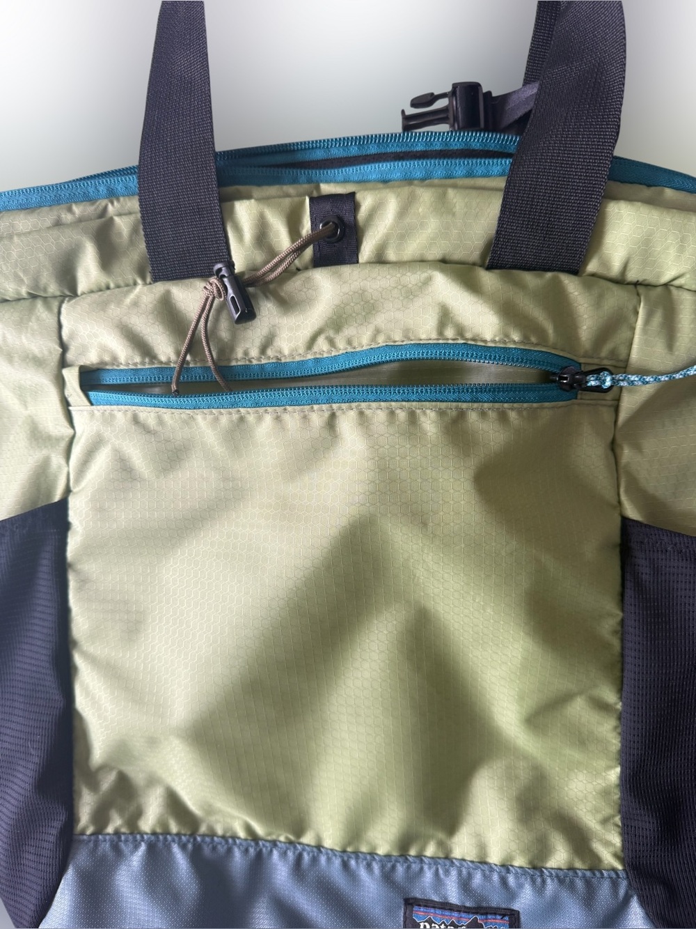 Patagonia Ultralight Black Hole Tote Pack 27L - Picture 7 of 10